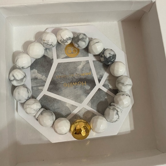 GORJANA Power Gemstone Tag Bracelet ~Howlite/Gold~ Calming New With Tag - Picture 8 of 9